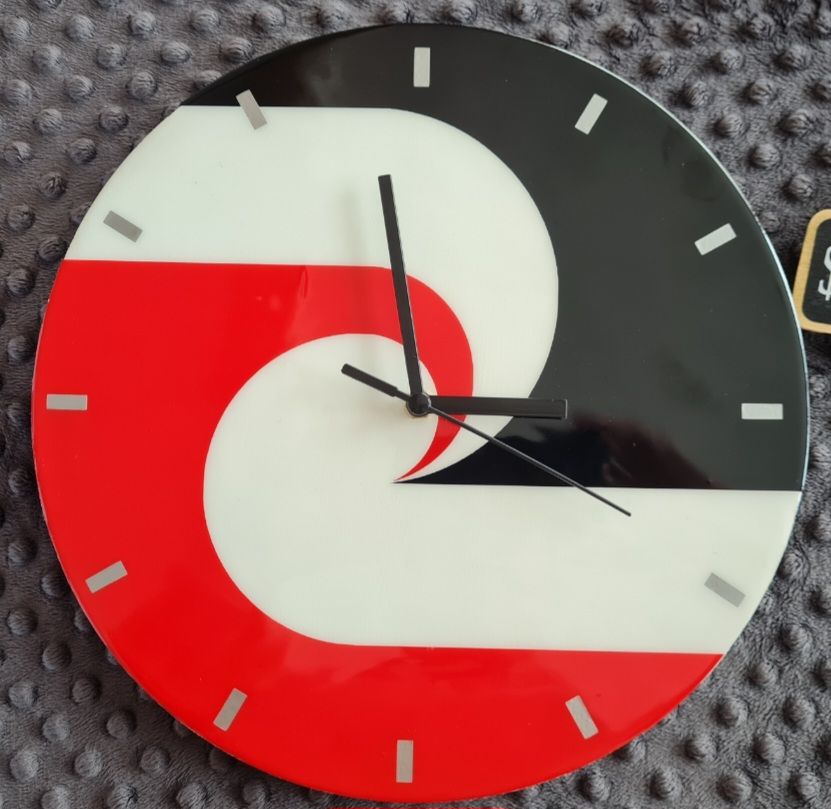 30cm Tino Rangatiratanga clock