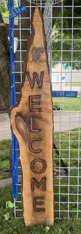 Large Outdoor Welcome Sign - Squirrel