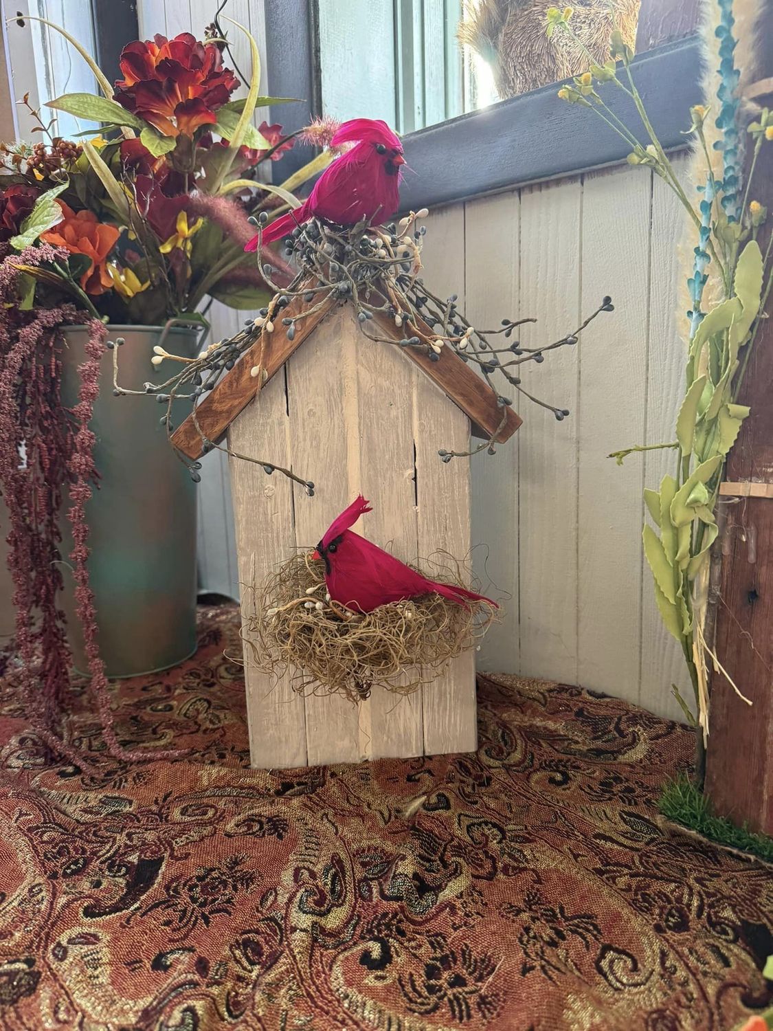 Bird House w/2 cardinals