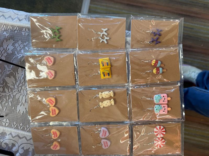 4 pair of earrings