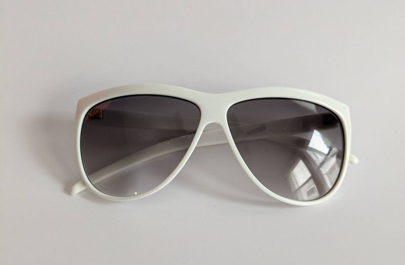 AVON White Deadstock Sunglasses