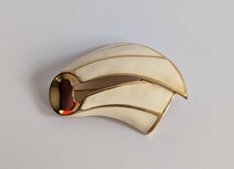 GIVENCHY Cream Abstract Signed Brooch