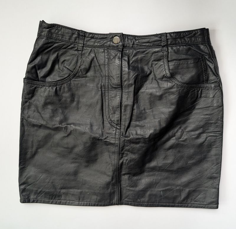 PIA RUCCI 80&#39;s Black Leather Mini Skirt M