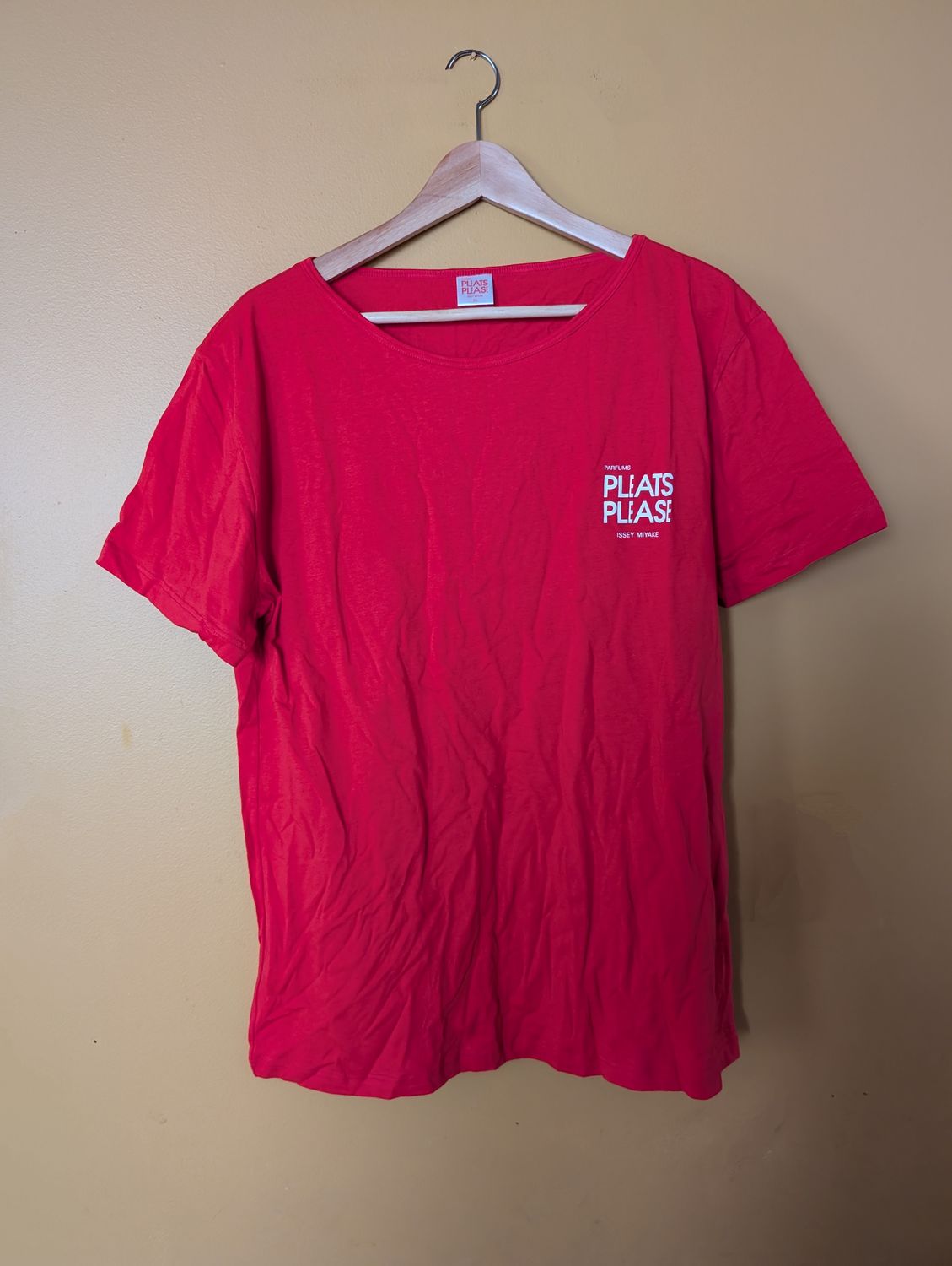 ISSEY MIYAKE Pleats Please Perfume Deadstock Mid 2000&#39;s Promotional Red Tee Size XL