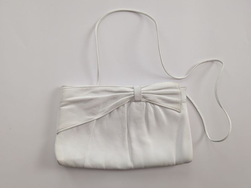 UNBRANDED 1980s White Leather Bow Shoulder Bag