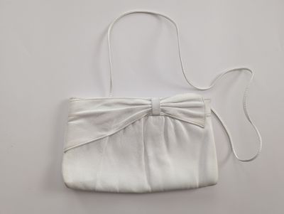 UNBRANDED 1980s White Leather Bow Shoulder Bag