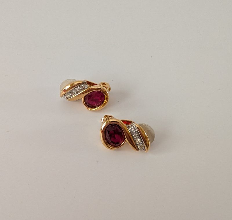 NINA RICCI 1980s Gold/Amethyst and Crystal Stone Clip On Earrings