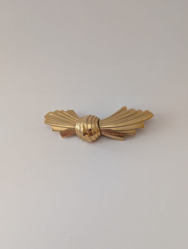 GIVENCHY 1980s 'Bon Bon' Gold Tone Brooch