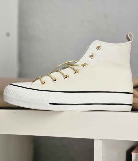 Bota polipiel blanca con detalles dorados