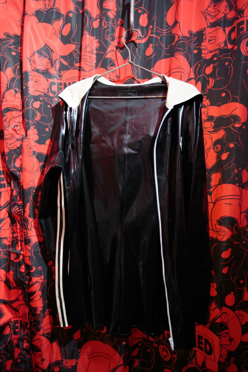 Latex long sleeve hooded top with zipper