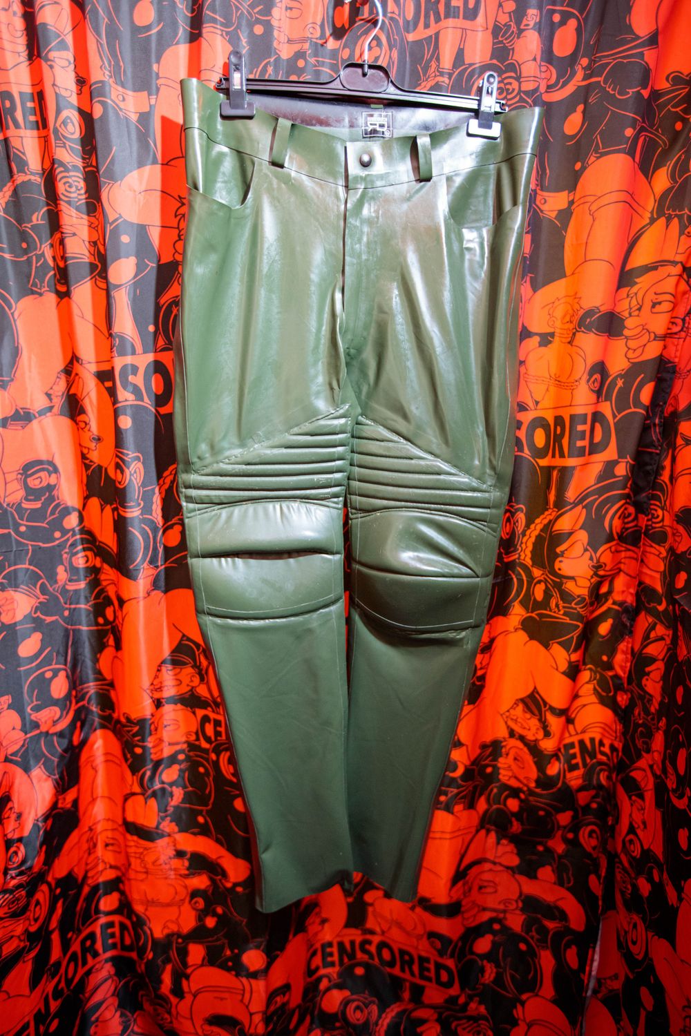 Rubber Dutch padded latex pants XXL