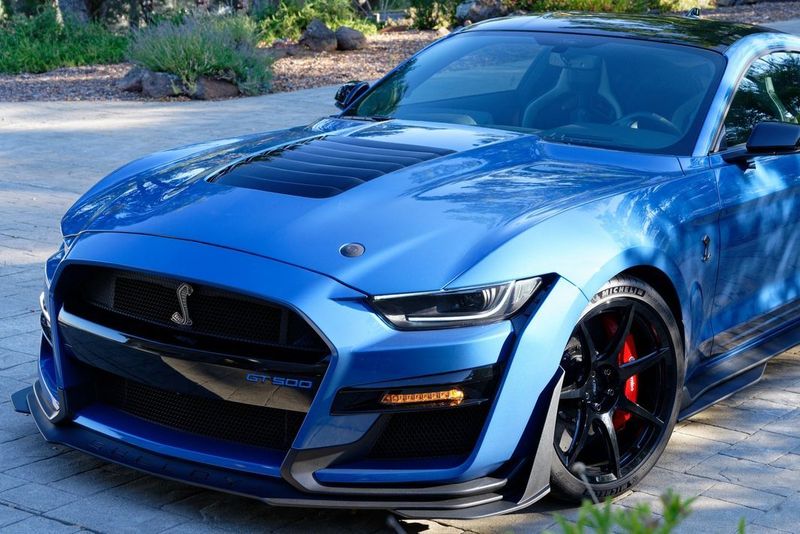 Python GT500 Carbon Fiber Hood Vent - Gloss Black