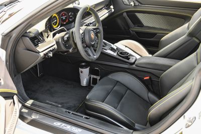 RACECARRY - 992 Porsche 911 Phone / Cup Holder