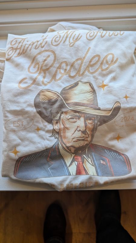 Trump rodeo shirt - XL