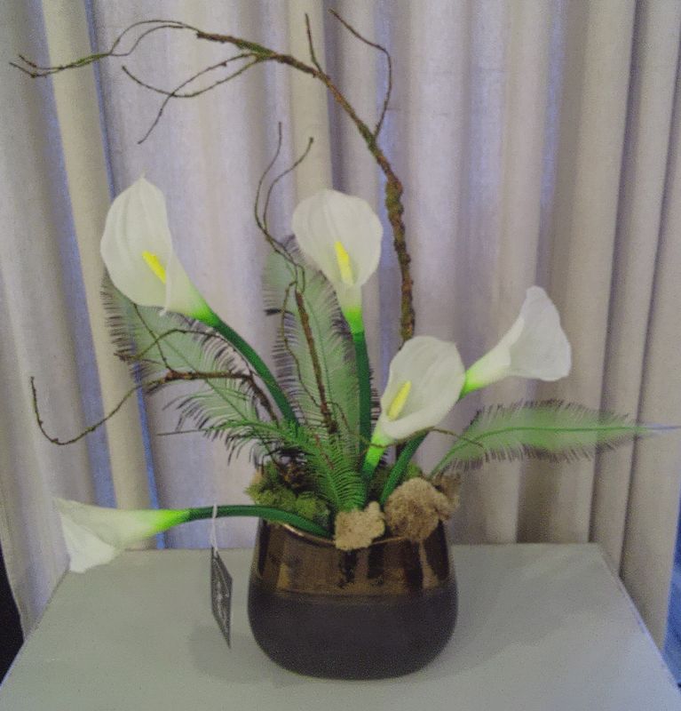 Calla Lilly Bronze pot