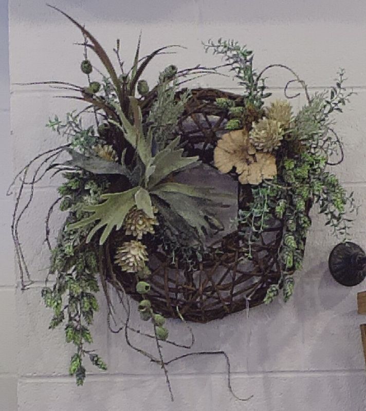 Curated wreath/staghorn 01172531