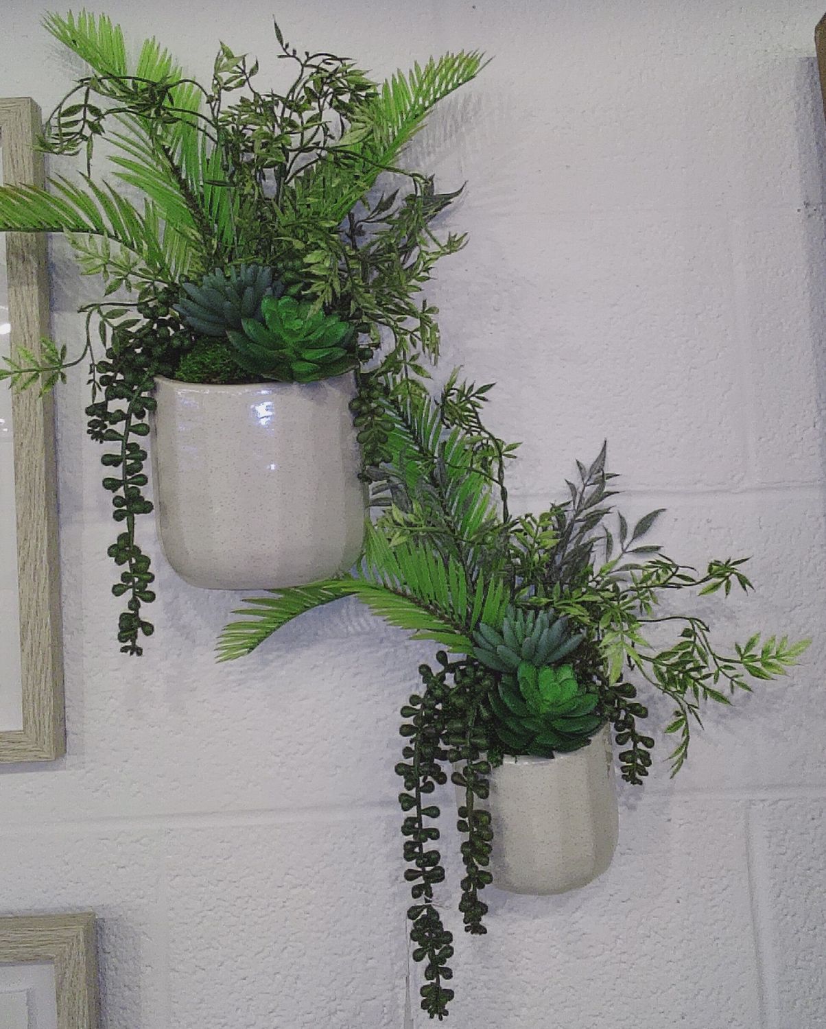 Set 2 wall greenery