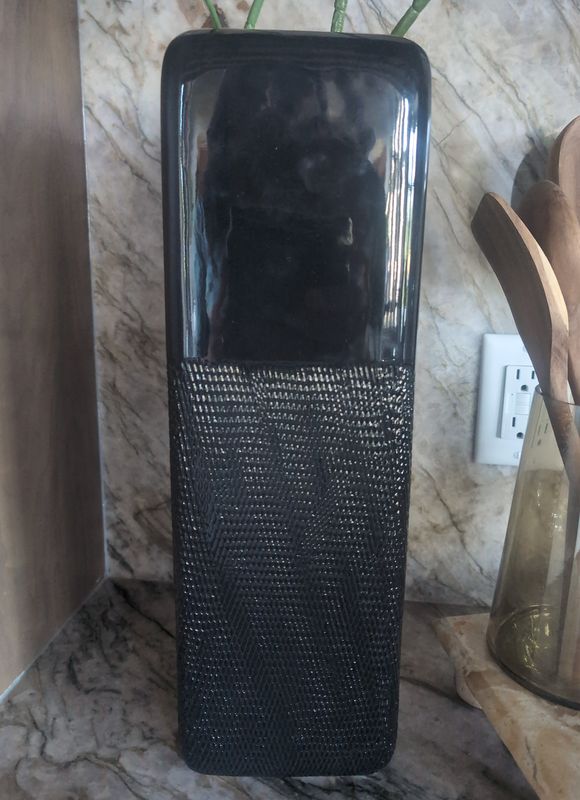 18" Square Grooved Vase BLK