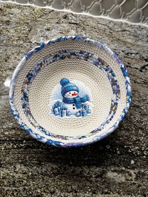 Handcrafted Rope Bowl with Snowman Design – Festive Christmas Décor Basket