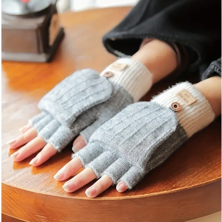 Knitted Gloves