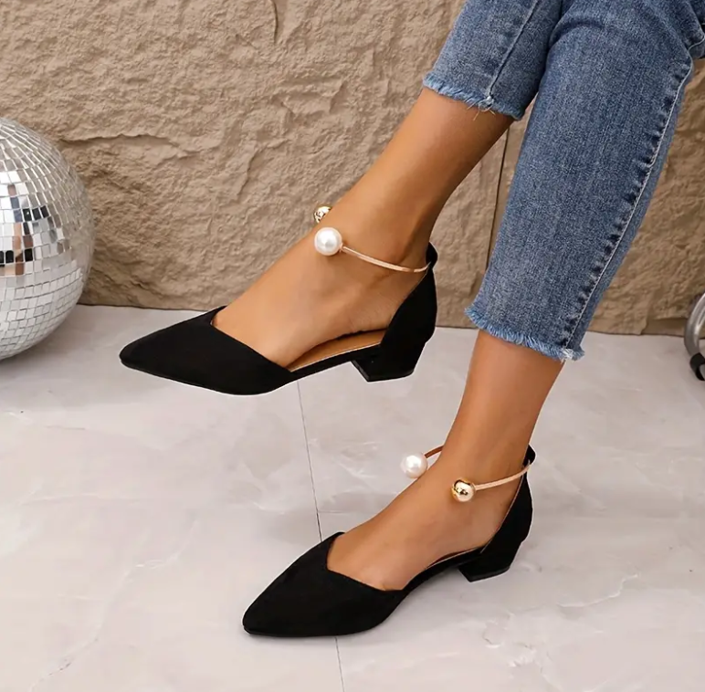 Elegant Pointed-Toe Women&#39;s Flats With Faux Pearl Detail