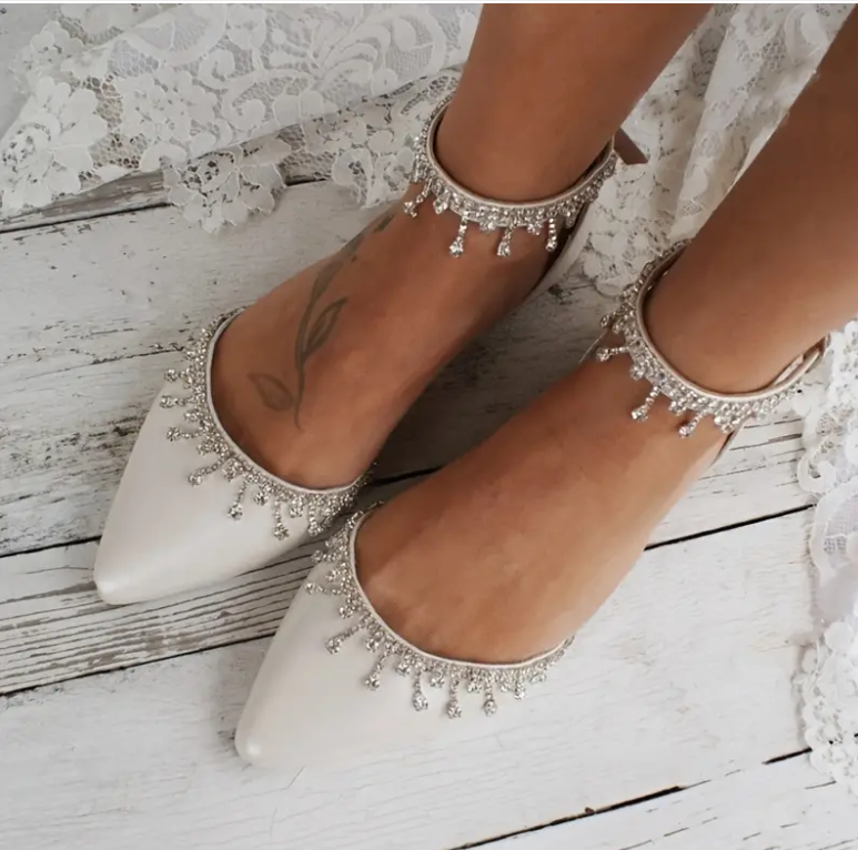 Embellished Pointed Toe Shoe