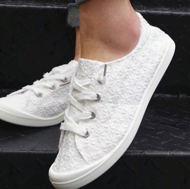 Snowflake Embroidery Sneakers