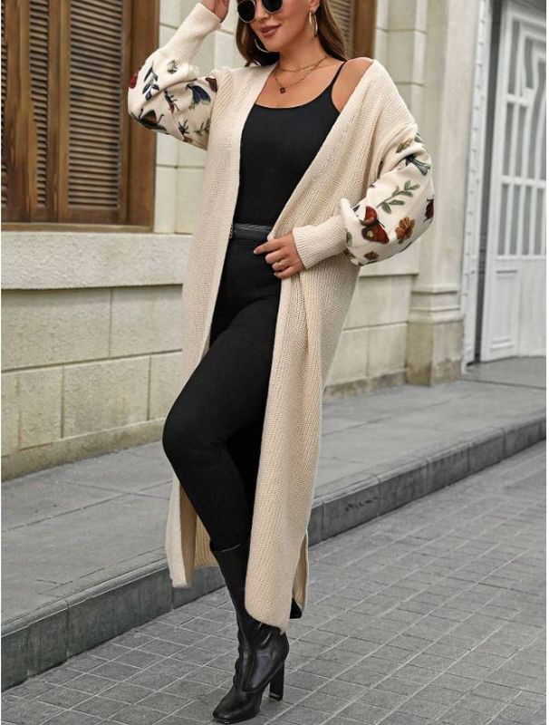 LUNE V-Neck Plus Size Cardigan With Print