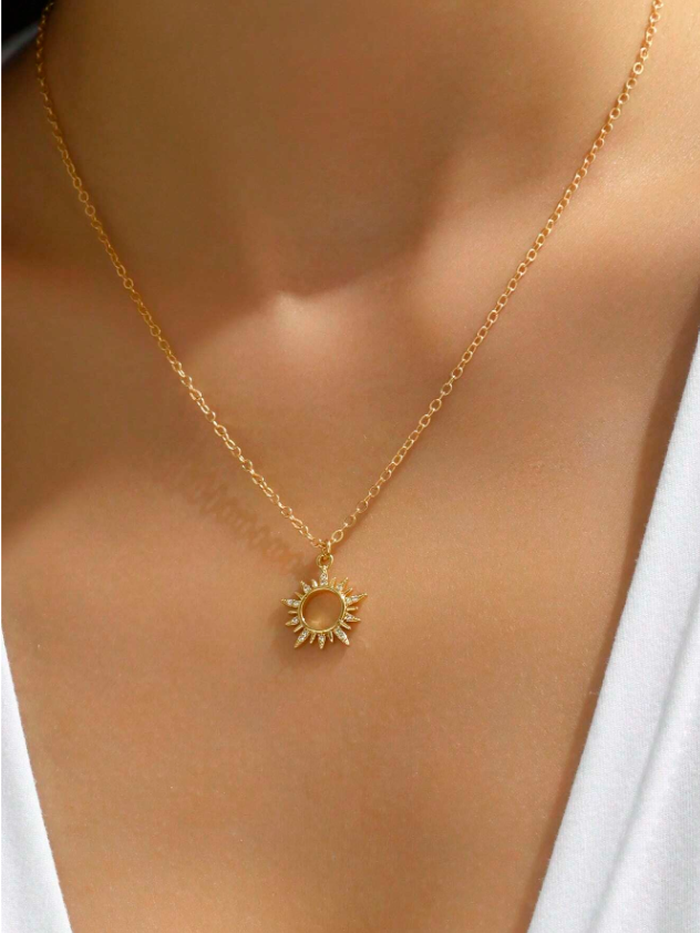 Sun Pendant Chain Necklace