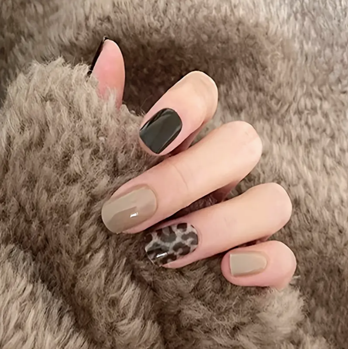 24 pcs Leopard Print Press On Nails