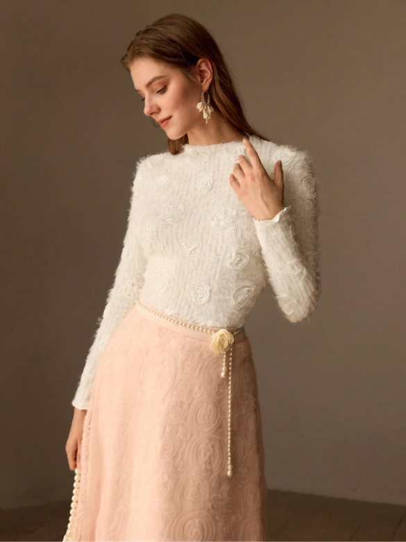 MOTF PREMIUM FLUFFY KNIT APPLIQUES DETAIL SLIM FIT TEE