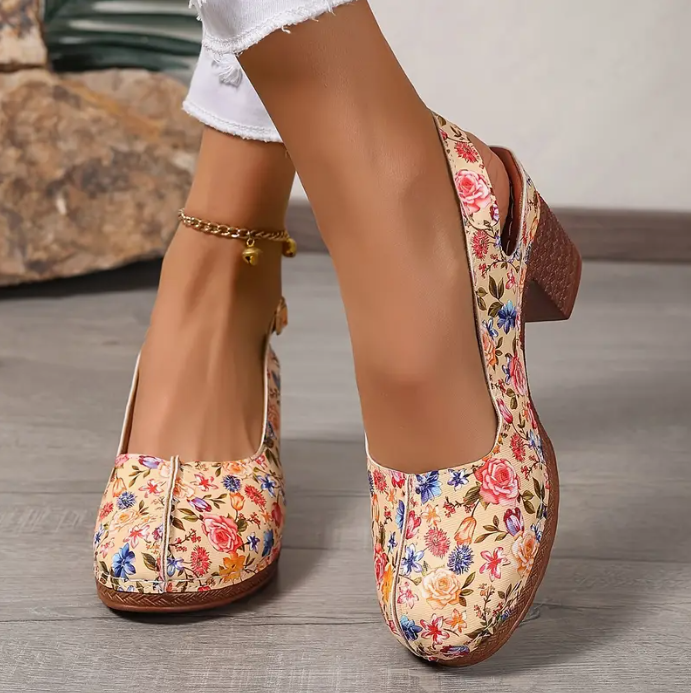 Vintage Floral Print Chunky Heel Pumps