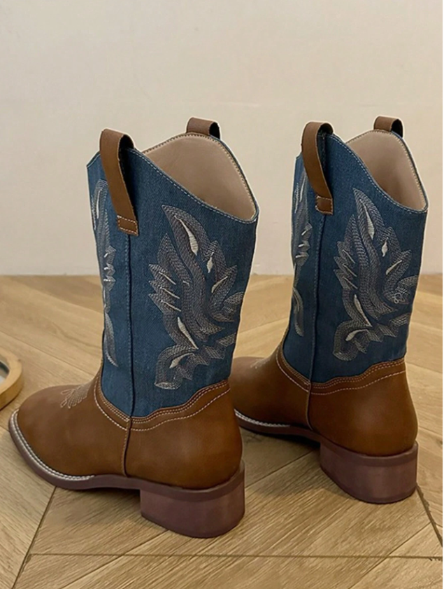 Embroidered Pointed Toe Western Boots