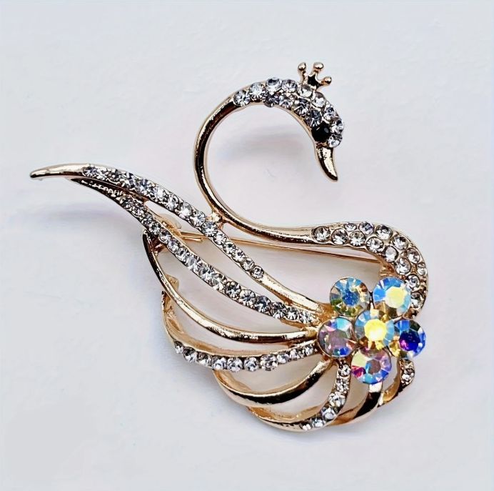 BROOCH Elegant Swan
