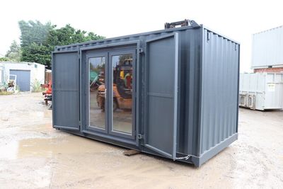 16&#39;X8&#39; CONTAINER CONVERSION FULLY LINED WITH PATIO DOOR