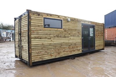 24&#39;X8&#39; BESPOKE CONTAINER CONVERSION- GARDEN ROOM &amp; GARDEN SHED