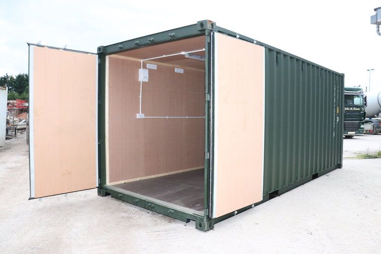 20&#39;x8&#39; Container Fully Insulated and Ply Lined + Electrics