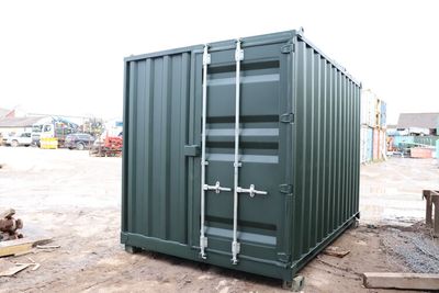 12x8&#39; Vented Walk-through Container