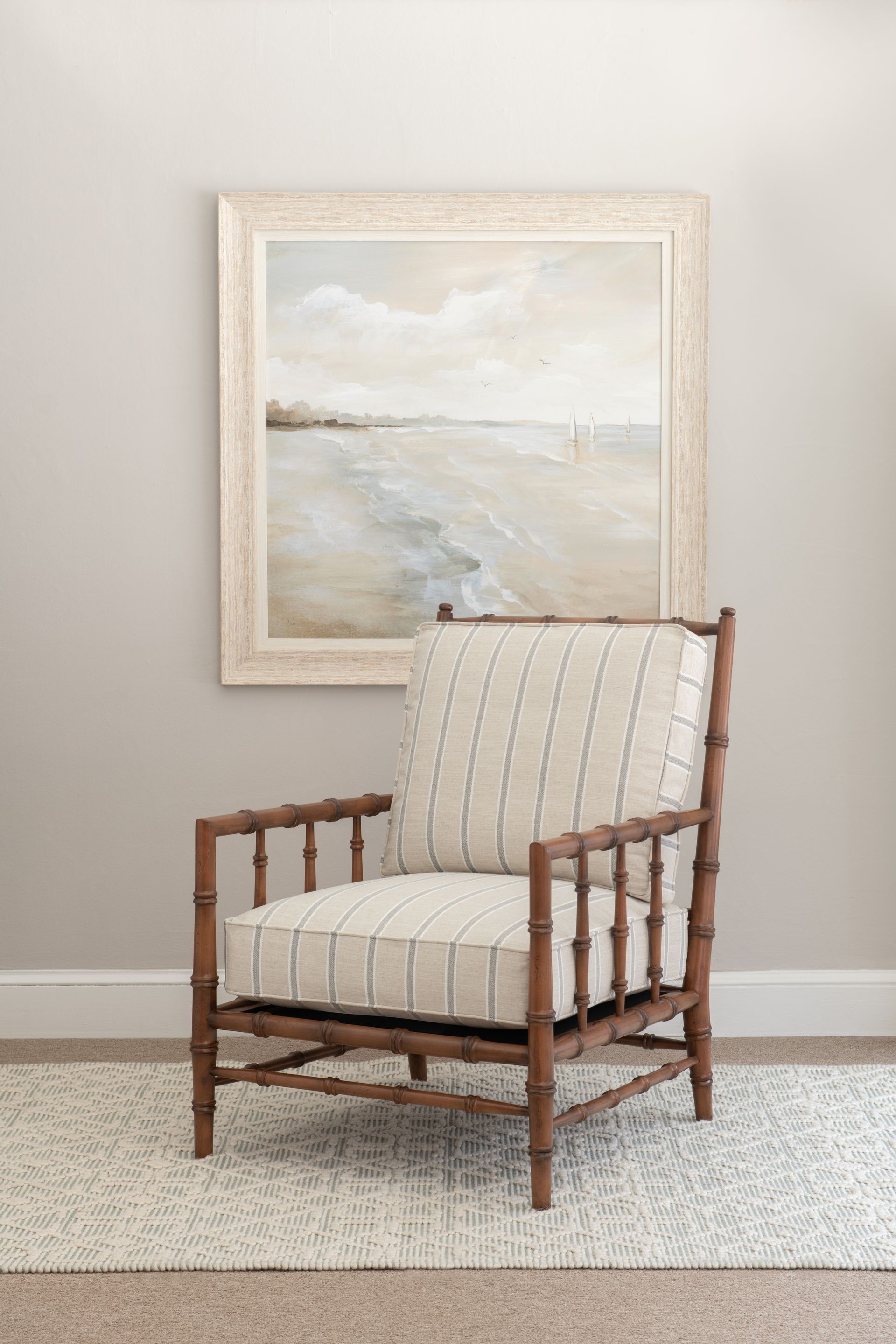 GREY ACCENT CHAIR