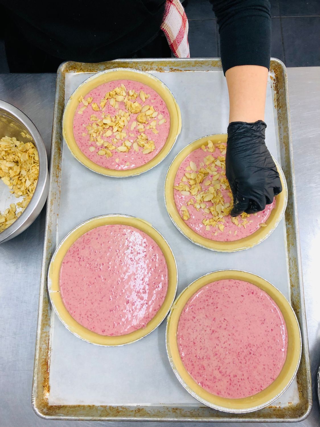 Tarte aux framboises, fromage à la crème et estragon, Size: Individuel
