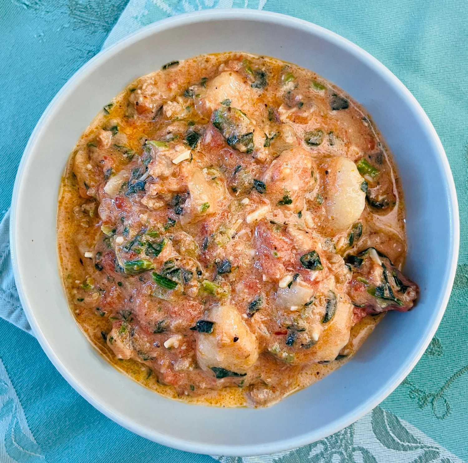 Gnocchi au ricotta, porc, épinards et sauce rosé, Size: 325gr