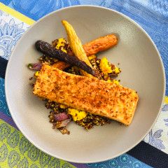 Saumon grillé &quot;Souvlaki&quot; et quinoa aux légumes, Size: Individuel