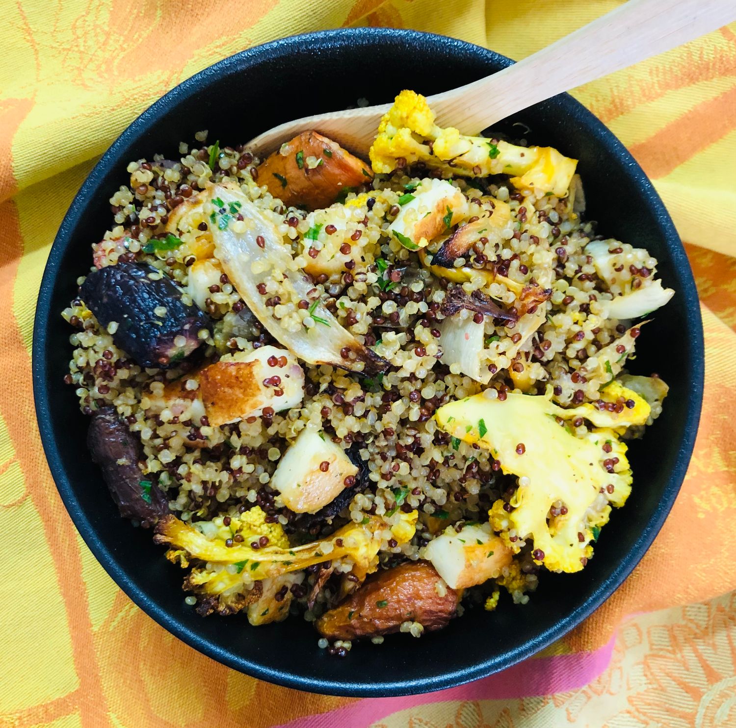 Quinoa aux choux-fleurs, carottes, oignons et haloumi grillés, Size: 500ml