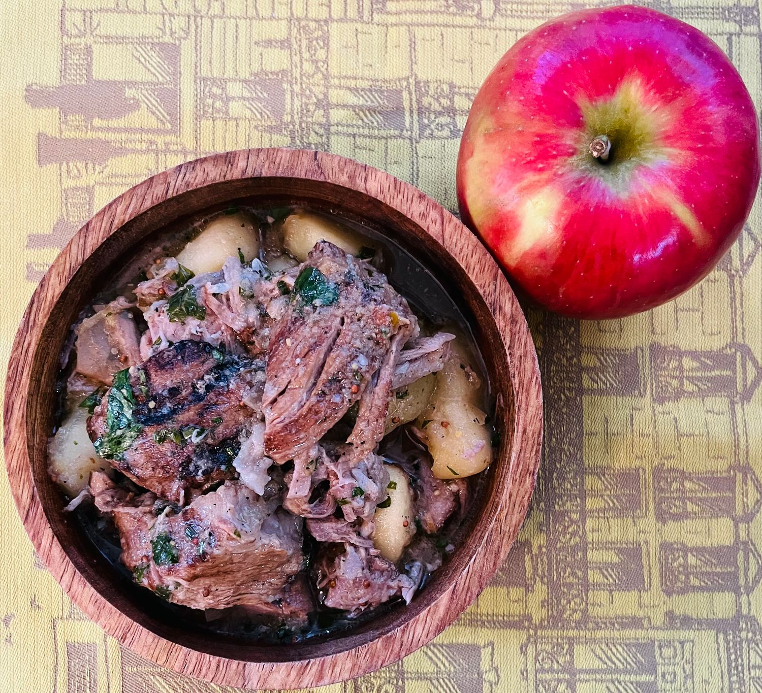 Porc braisé aux pommes, Size: individuel