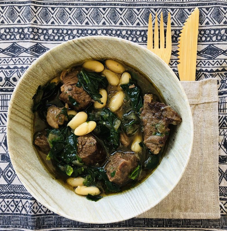 Boeuf braisé à la bière, épinards et haricots blancs