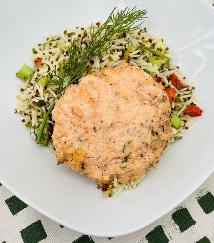 Palets de saumon et riz aux légumes