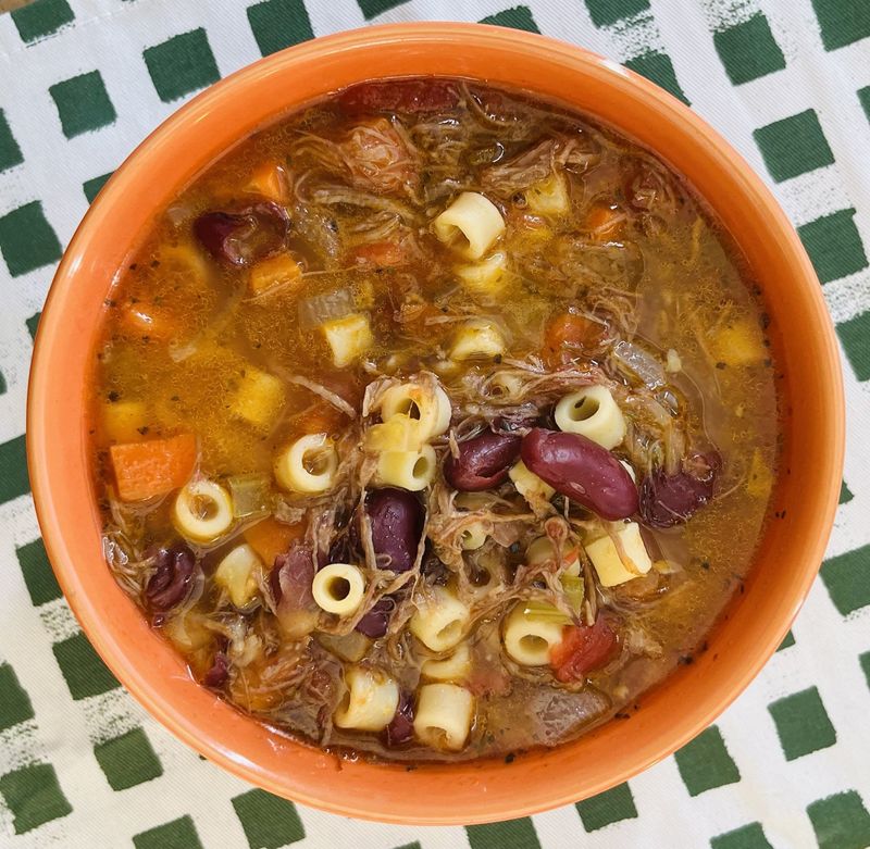 Soupe-repas aux pâtes Ditali, Fagioli (haricots rouges) et boeuf