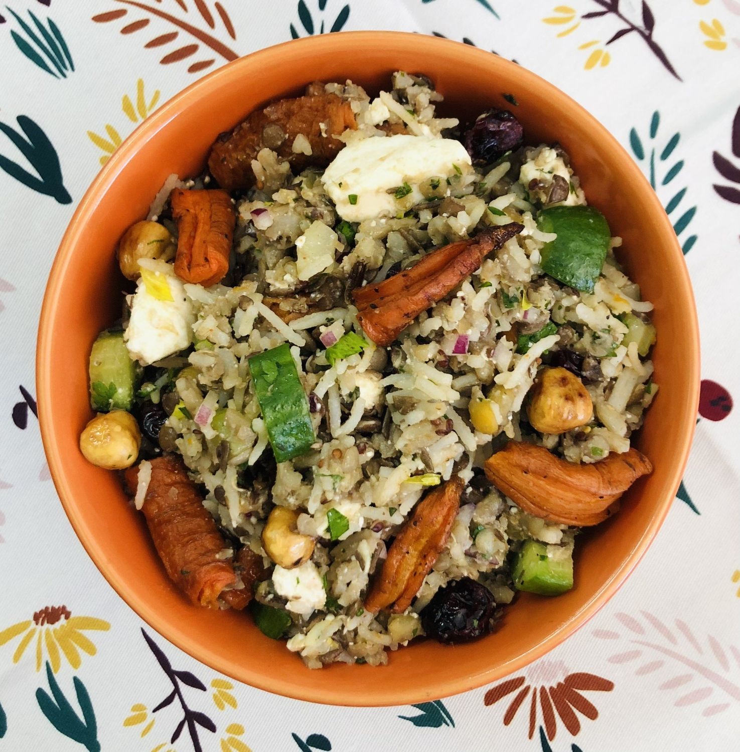 Salade de grains des Prairies aux carottes rôties et noisettes