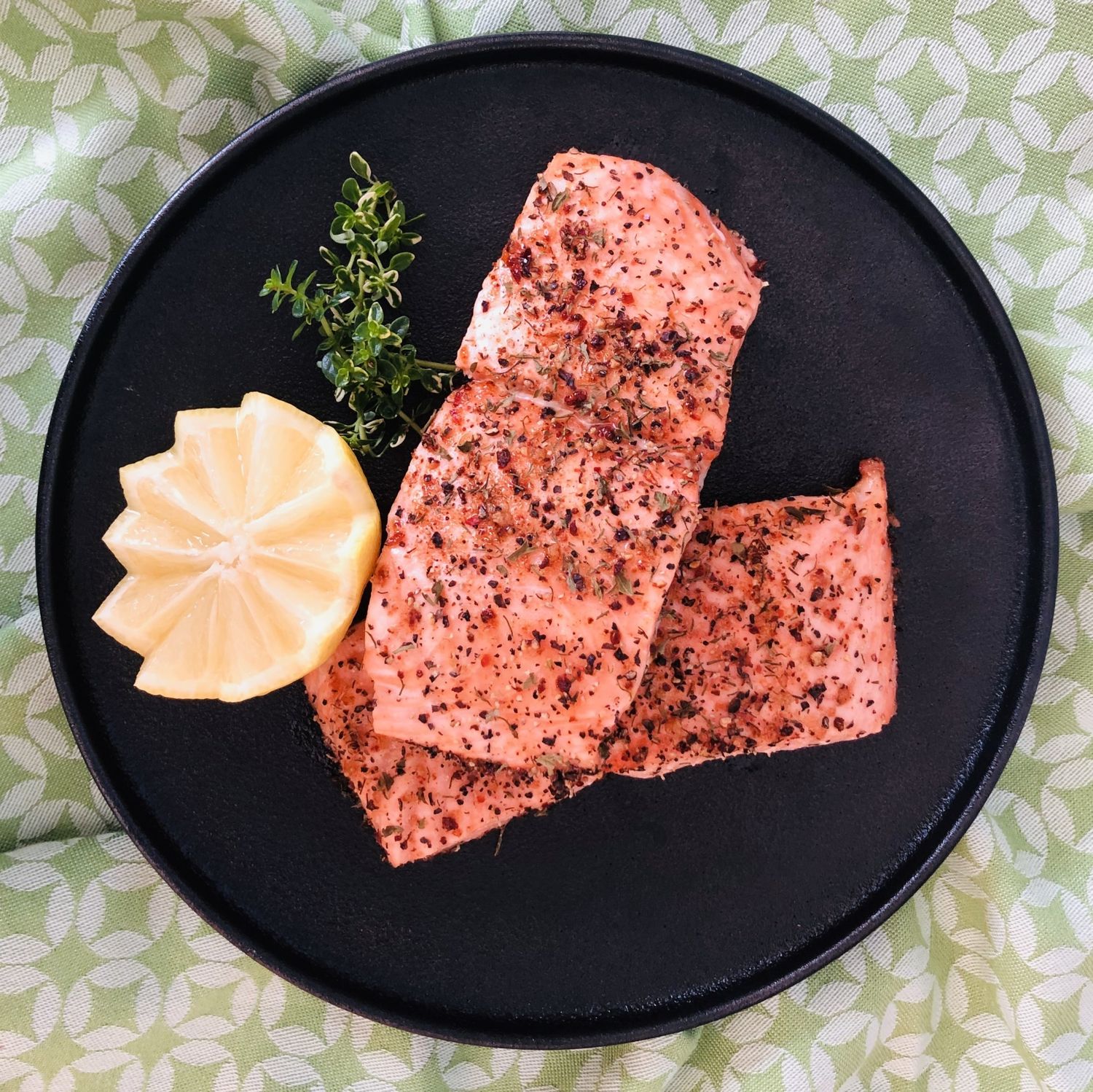 Portion de saumon grillé