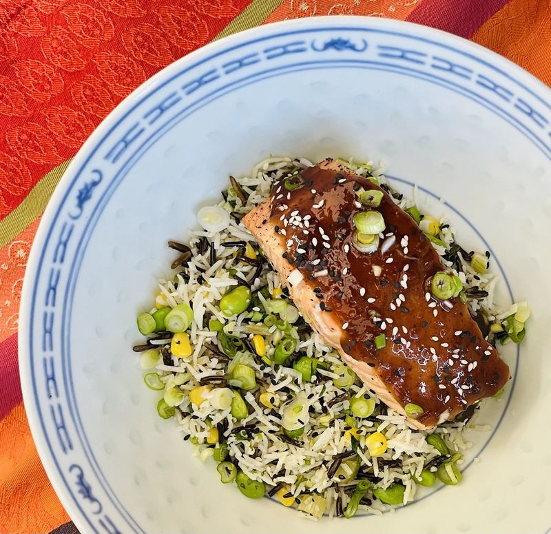 Saumon grillé Teriyaki avec riz au sésame/édamames